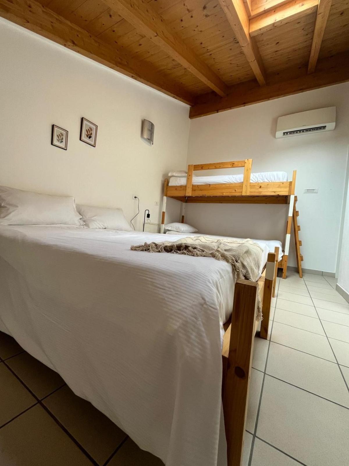Ostello Casa Rossa Laveno-Mombello Luaran gambar