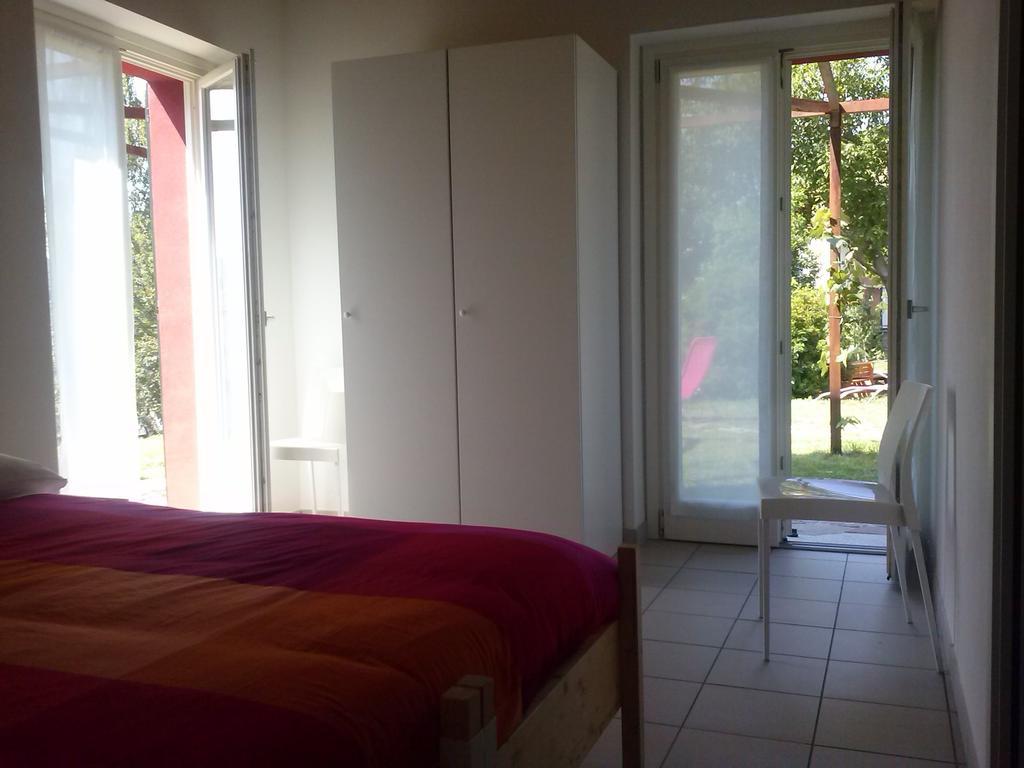 Ostello Casa Rossa Laveno-Mombello Bilik gambar