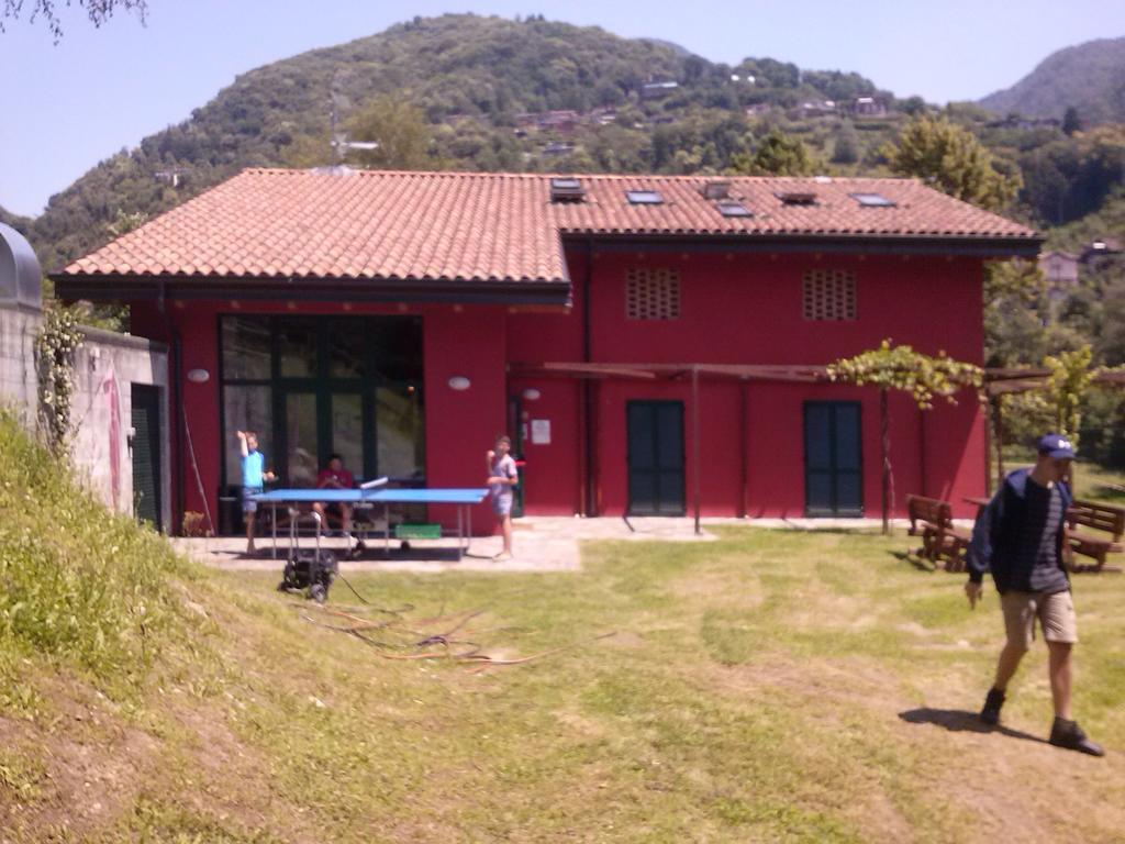 Ostello Casa Rossa Laveno-Mombello Luaran gambar
