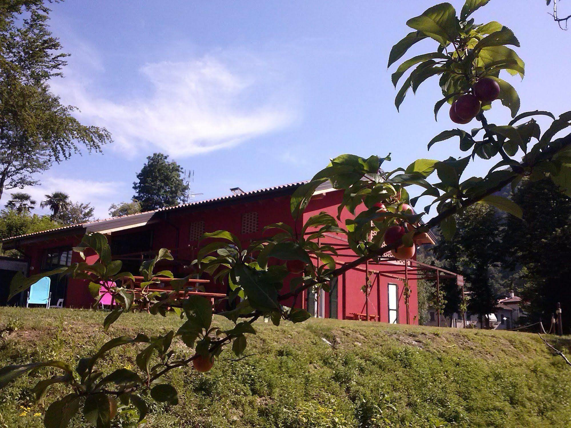 Ostello Casa Rossa Laveno-Mombello Luaran gambar